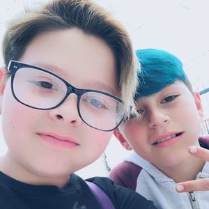 Meet your Posher, Adrian